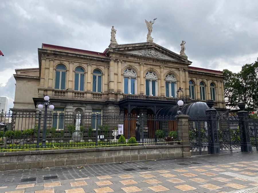 Sala IV ordena protocolos y suspende restauración del Teatro Nacional por afectación a su integridad histórica

 – La nación
