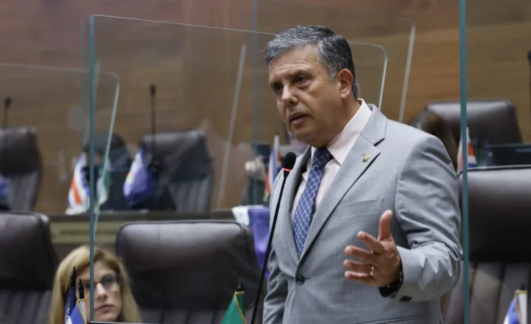 Óscar Izquierdo sería el próximo jefe de asesores del PLN en el Congreso

 – La nación