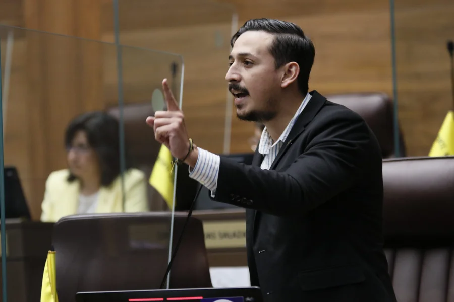 Ariel Robles asegura que Chaves es “la alfombra de los intereses guerrilleros y fascistas” de Estados Unidos.

 – La nación