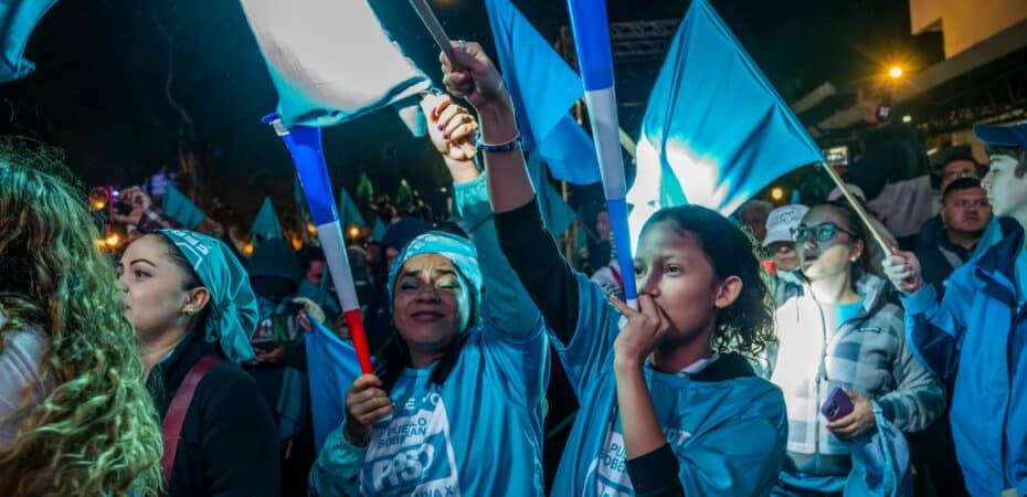 Pueblo Soberano mantiene en revisión a 10 fiscales, pide ‘calma’ y ‘confianza’ en resultados para diputados

 – La nación