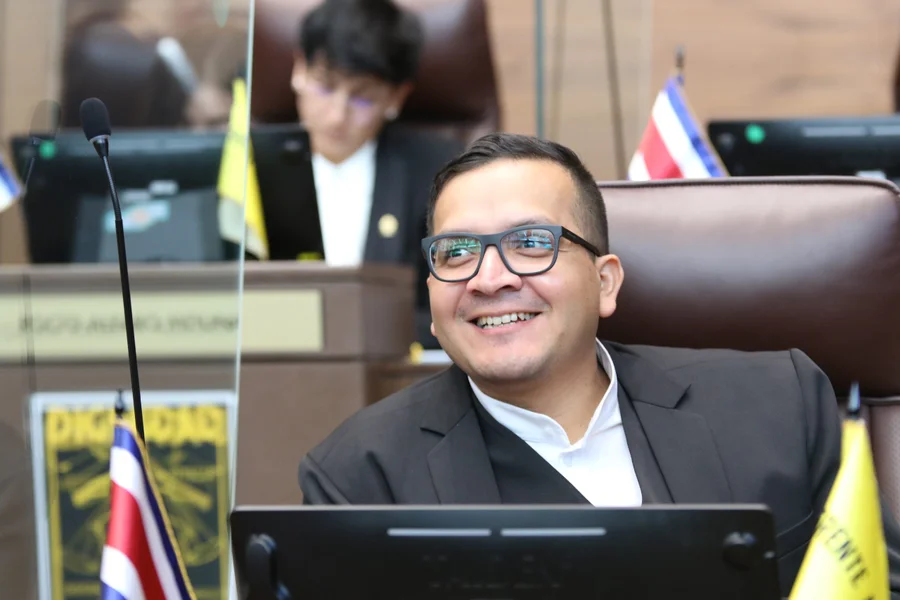 Ortega califica de vergüenza la “rendición” de Chávez a EE.UU.

 – La nación