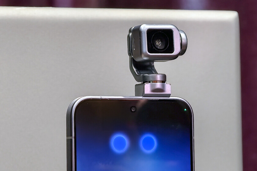 El Honor Robot Phone baila con tu música y te toma fotos

 – La nación