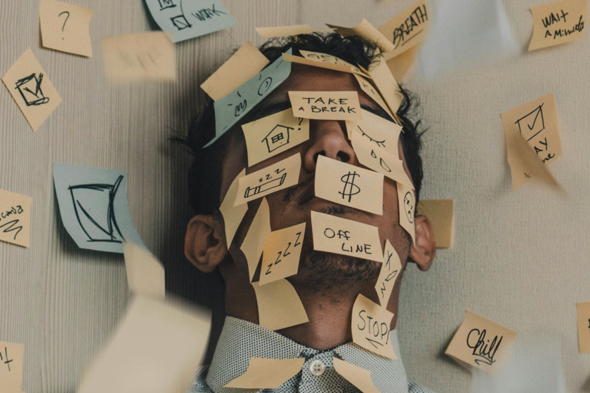 Uno de los mayores errores que cometemos como sociedad es asumir que vivir cansado es normal.

 – La nación