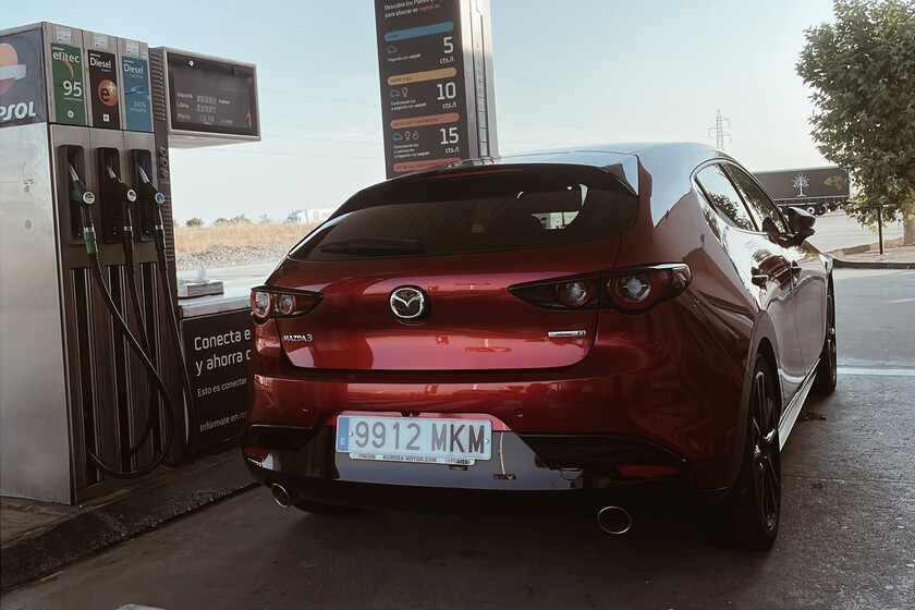 Calculé cuánto gastaré en gasolina esta Semana Santa. Ya estoy buscando un coche eléctrico.

 – La nación