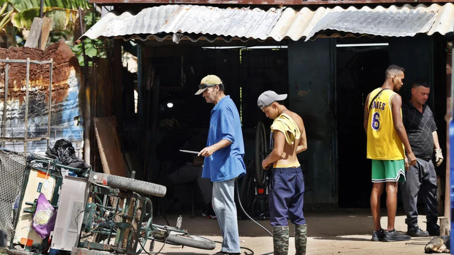 Cuba reconecta su red eléctrica, mientras promete “resistencia inquebrantable” a la presión de EE.UU.

 – La nación