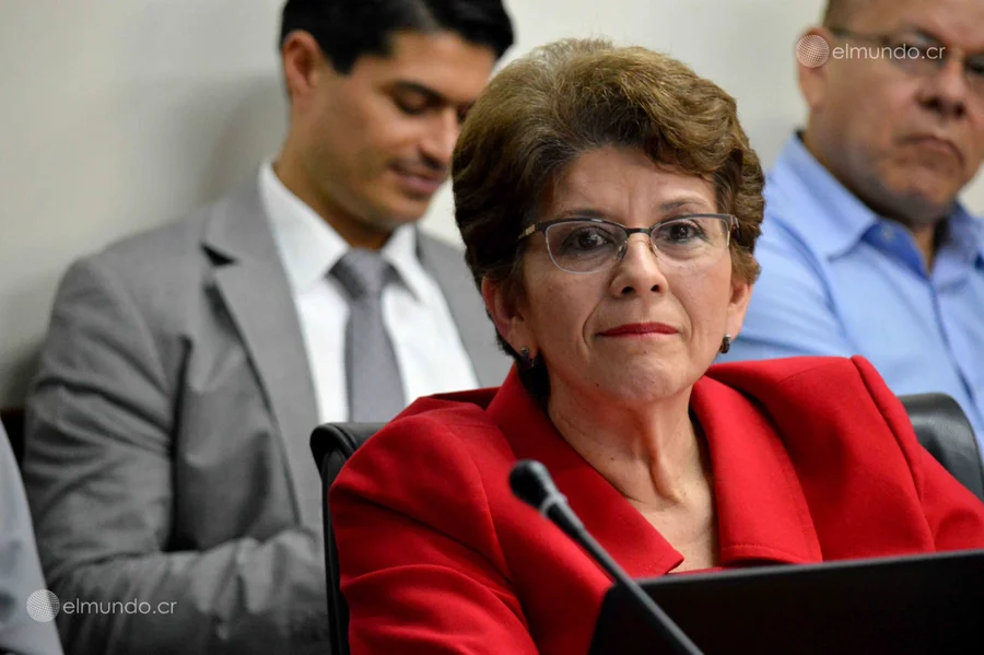 Contralor acusa a Rodrigo Chaves de difundir “hechos falsos” y pide retractarse

 – La nación