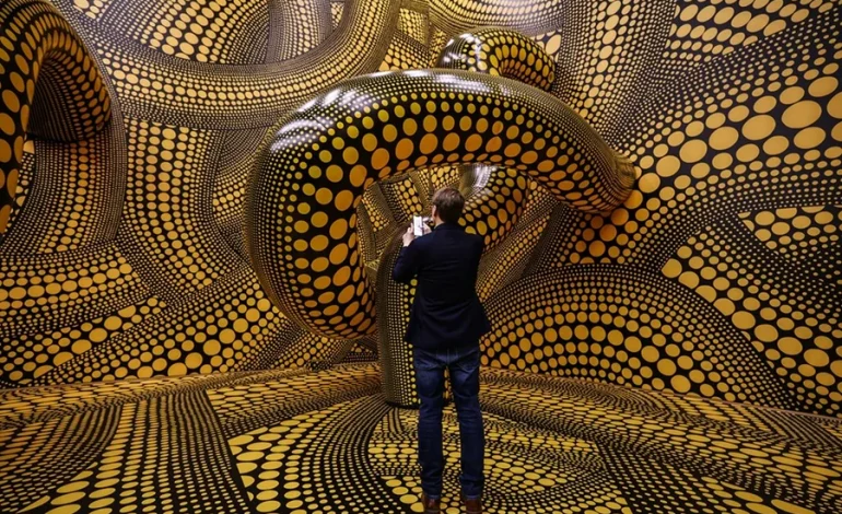 La obra del icónico artista japonés Yayoi Kusama se exhibe en Colonia

 – La nación