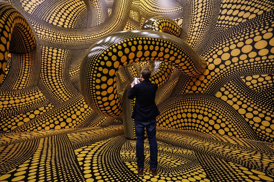 La obra del icónico artista japonés Yayoi Kusama se exhibe en Colonia

 – La nación