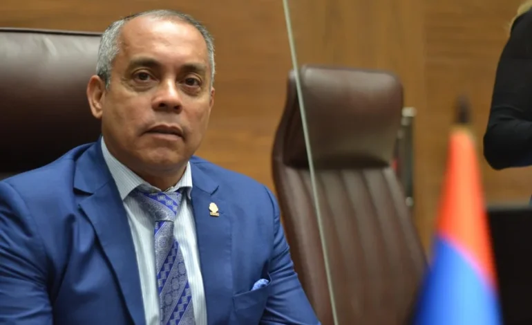 Horacio Alvarado renunció al PUSC

 – La nación