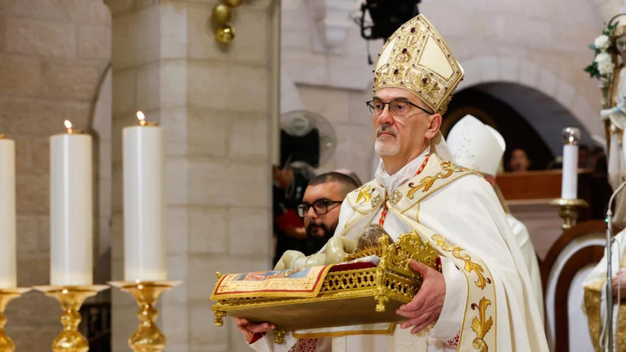 La policía israelí impide que los católicos de Jerusalén celebren la misa del Domingo de Ramos en el Santo Sepulcro

 – La nación