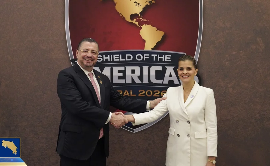 Chaves: Laura Fernández asistió a la cumbre “Escudo de las Américas” porque representa continuidad

 – La nación