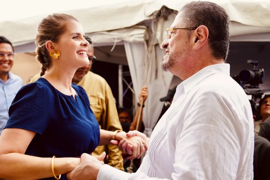 Chaves: Laura Fernández va a ser un millón de veces mejor presidenta que yo

 – La nación