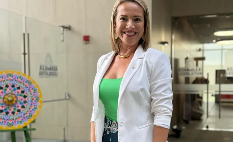 Montserrat Ruiz cuestiona acuerdo migratorio entre el gobierno de Chávez y EE.UU.

 – La nación