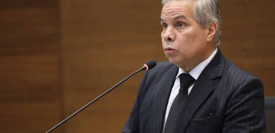 El Presidente del Banco Central entrega informe de trabajo a los diputados el 19 de marzo

 – La nación