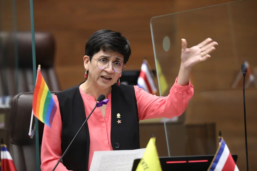 Rocío Alfaro califica de “informe de impunidad” el presentado por la comisión de la CCSS

 – La nación