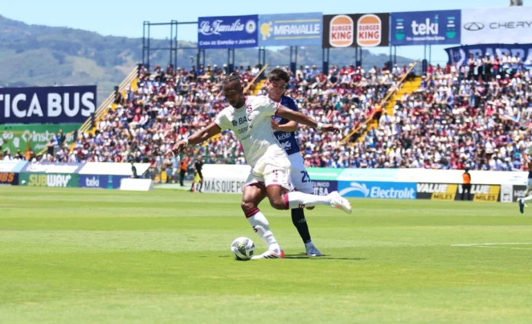 Mientras Saprissa cae al tercer lugar, Brenes mira hacia la final – La nación