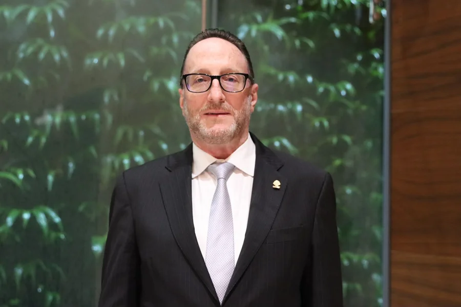 Feinzaig pide a Laura Fernández designar a alguien “con más corazón” que las actuales autoridades de la CCSS

 – La nación