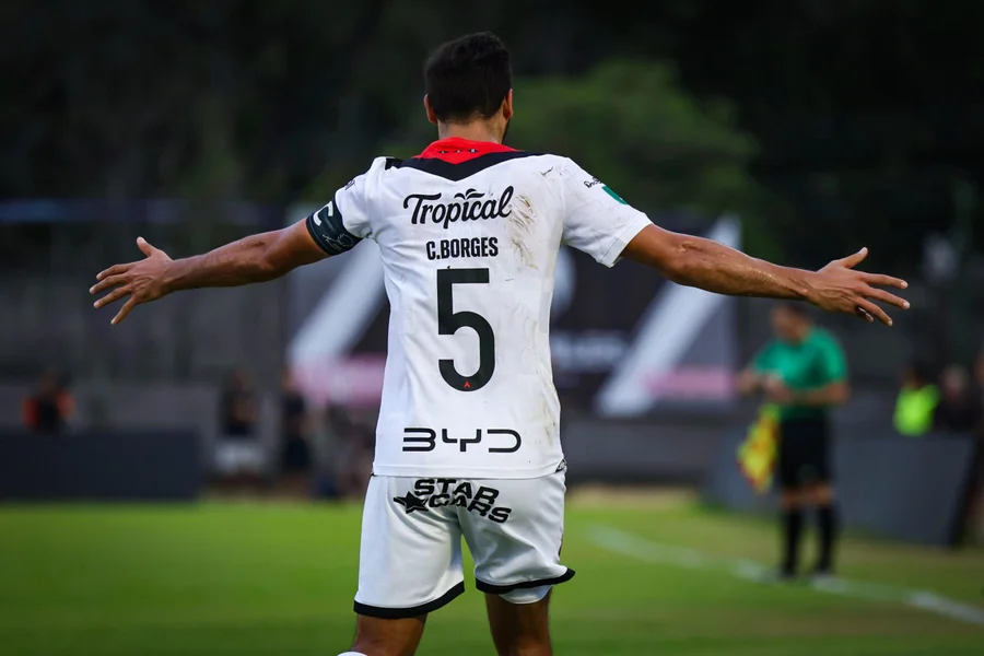 ¿Hubo violencia doméstica en el matrimonio de Celso Borges? Juez resolvió sobre el caso – La nación