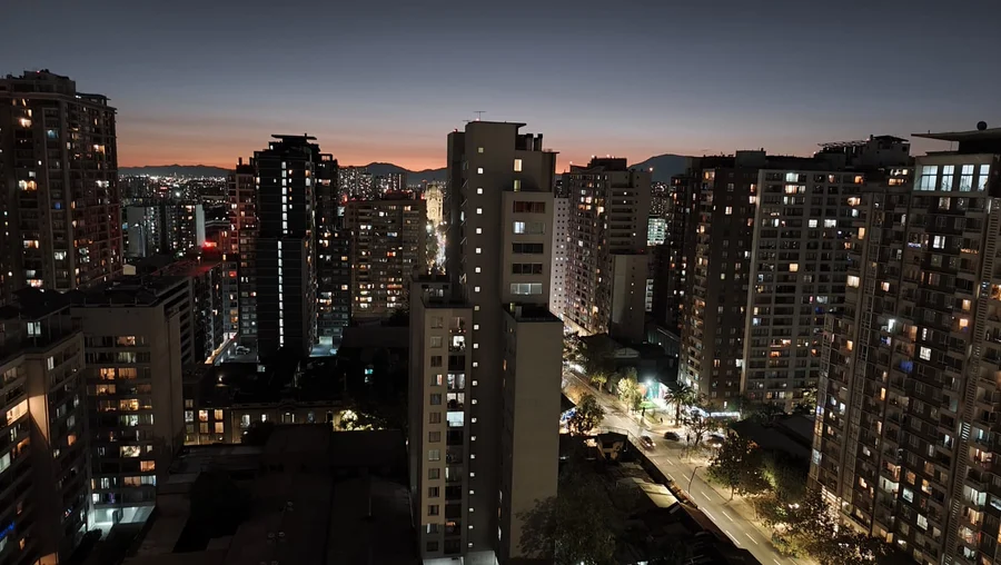 Chilenos protestan con “cacerolazos” contra el histórico aumento de los precios de los combustibles

 – La nación