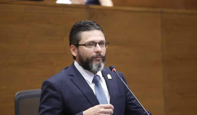 El Tesoro afirma haber pagado más de 140.000 millones de ¢ por el rechazo de los diputados a los eurobonos, afirma el ministro.

 – La nación