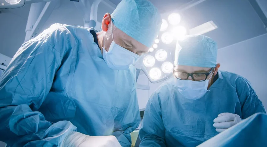 Colegio de Médicos advierte que proyecto en el que participan especialistas extranjeros puede afectar la calidad de la atención médica

 – La nación