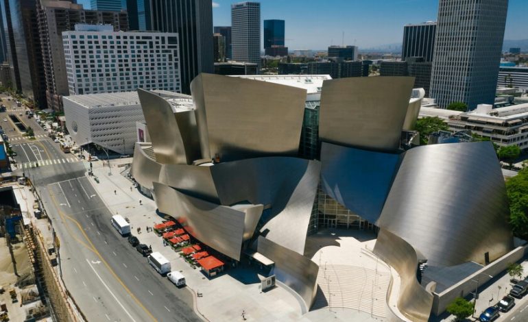 Convertir un barrio en un horno insoportable

 – La nación