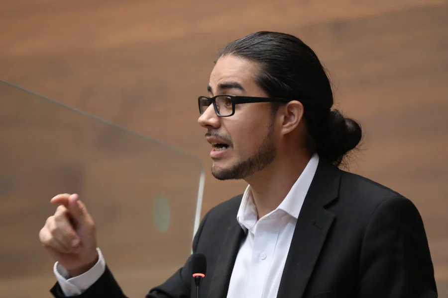 Diputado del Frente Amplio sale en defensa del Papa León XVI ante ataque de Trump

 – La nación