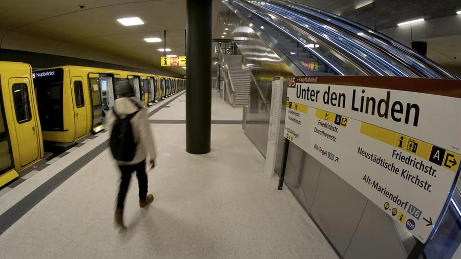 Miles de personas encarceladas por no pagar el transporte público

 – La nación