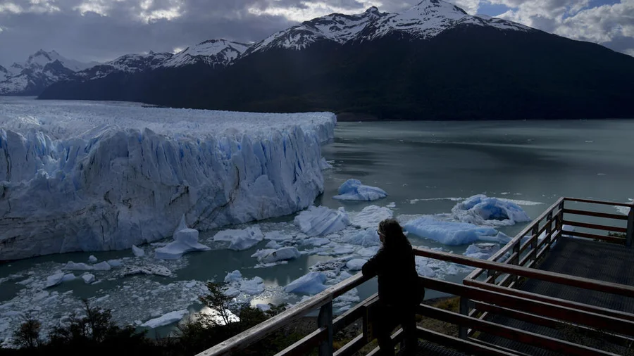aprobó una controvertida reforma a la ley de glaciares, acusada de permitir la contaminación

 – La nación