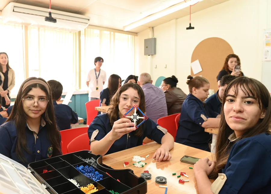 Colegio público de Cartago inaugura el primer Espacio Maker para formar talento en ciencia y tecnología

 – La nacion