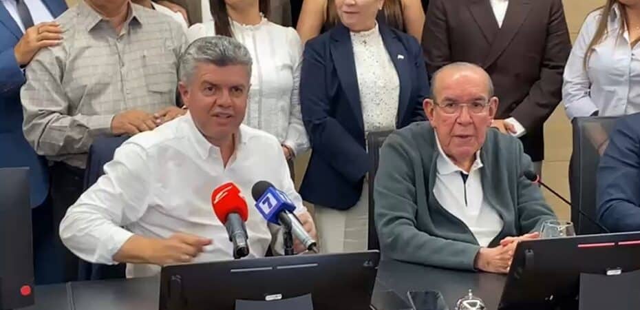 Portavoz del PLN advierte a Chaves por referirse a destruir el futuro partido: «no es con él con quien hay que negociar»

 – La nación