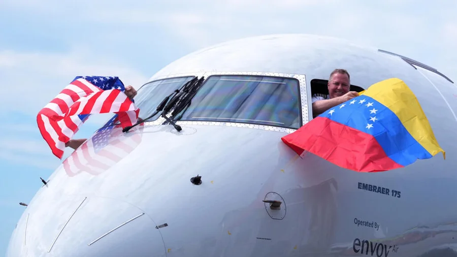 El primer vuelo comercial entre EE.UU. y Venezuela desde 2019 aterriza en Caracas

 – La nación